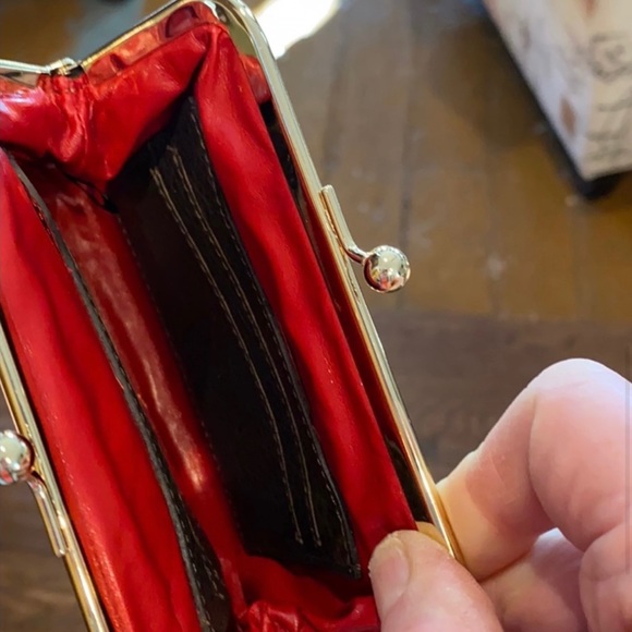 NWOT. Dooney & Burke Pebble Leather Logo Lock Hobo $150 $274 - Picture 5 of 14